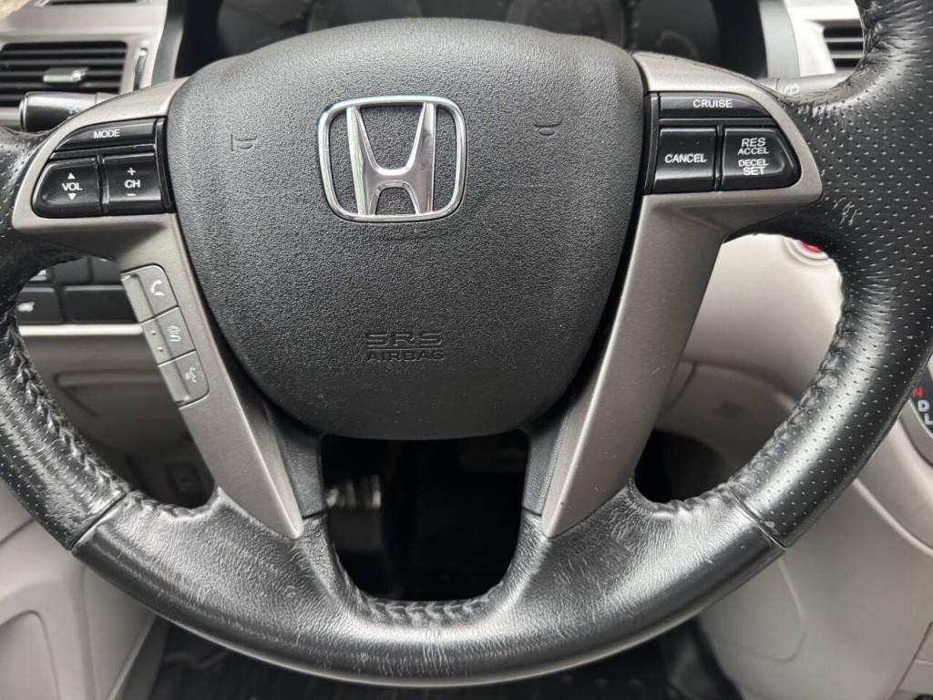 2015 Honda Odyssey Image 25