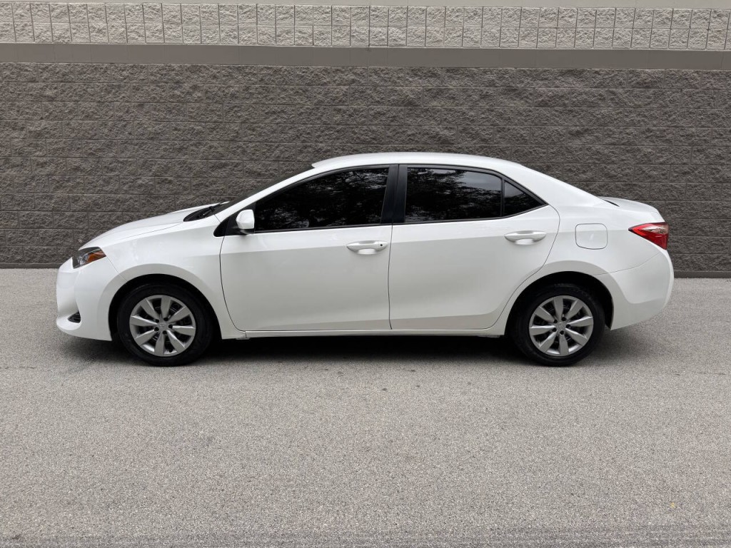 2019 Toyota Corolla Image 2