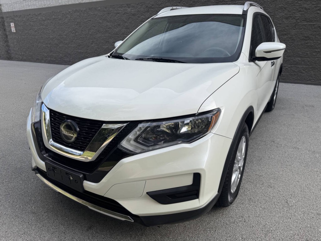 2018 Nissan Rogue Image 1