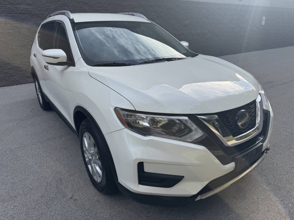 2018 Nissan Rogue Image 2