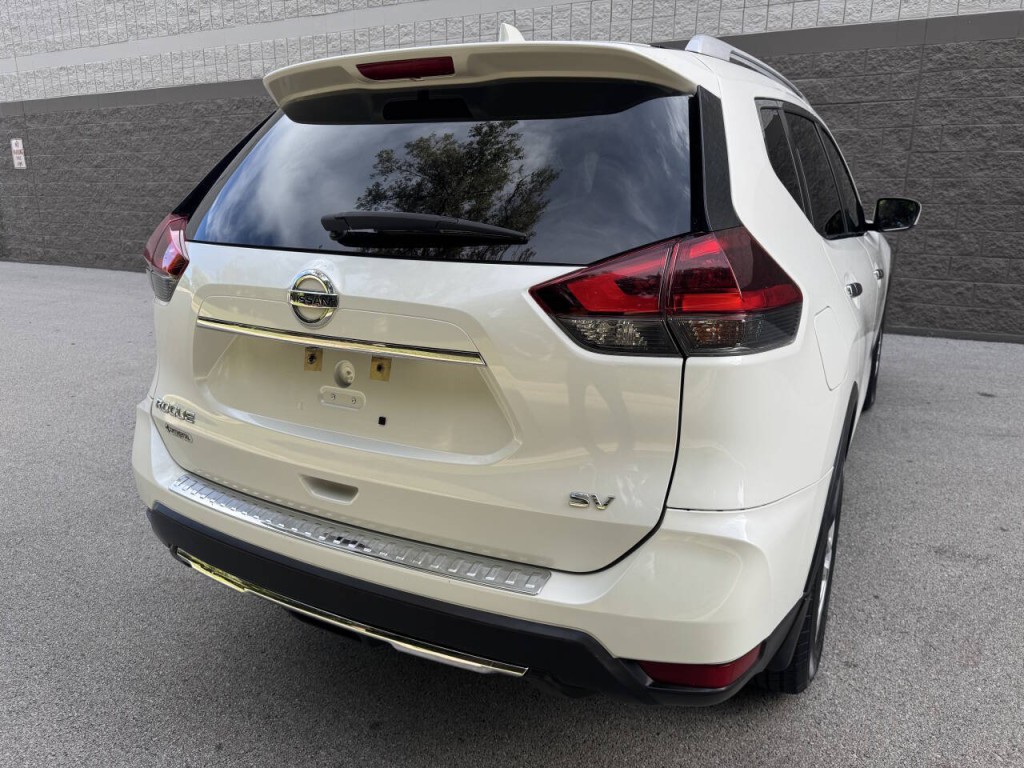2018 Nissan Rogue Image 10