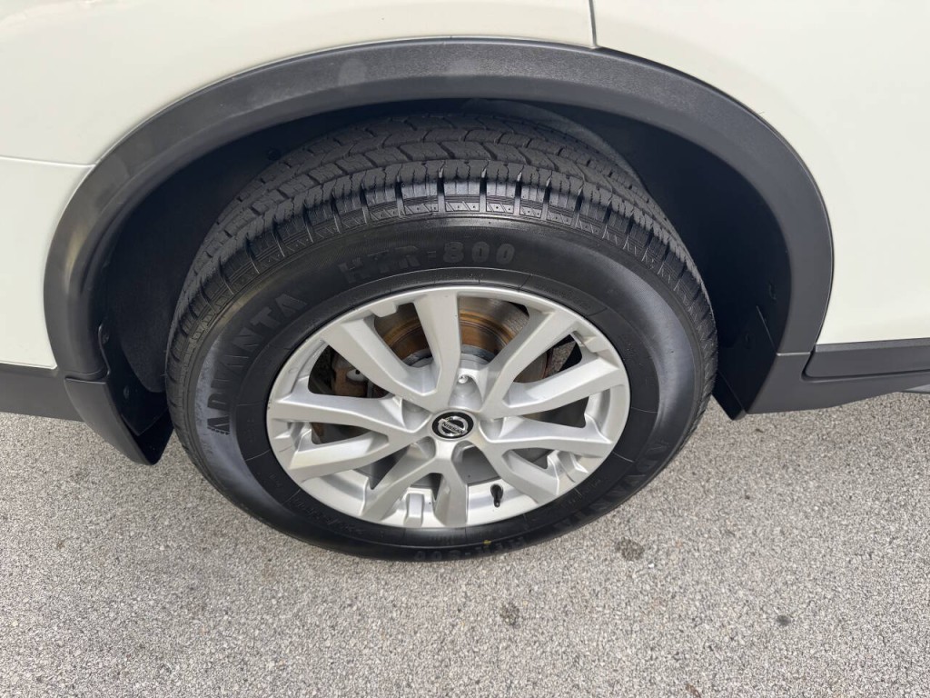 2018 Nissan Rogue Image 18