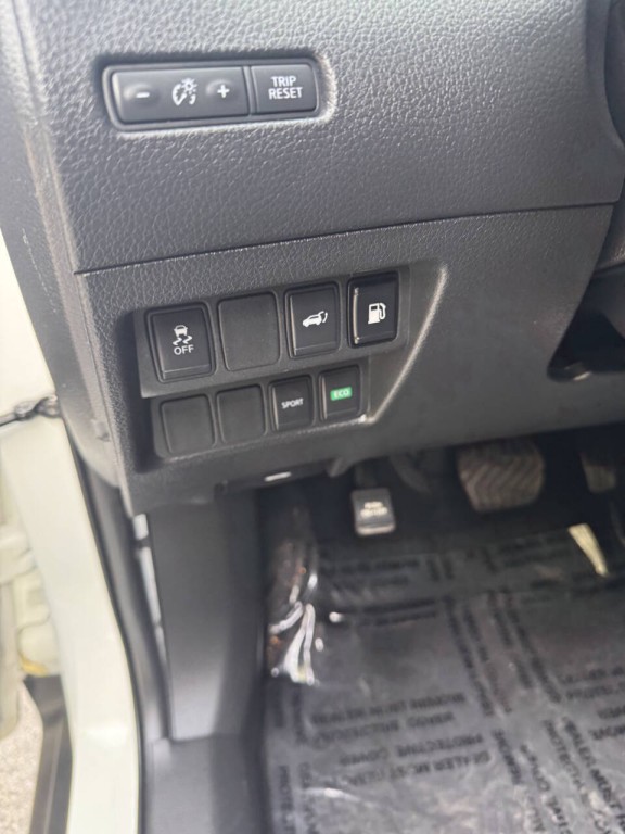 2018 Nissan Rogue Image 26