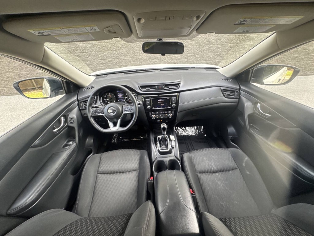 2018 Nissan Rogue Image 30