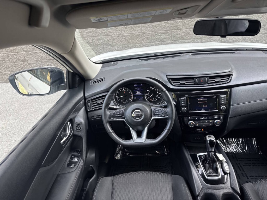 2018 Nissan Rogue Image 31
