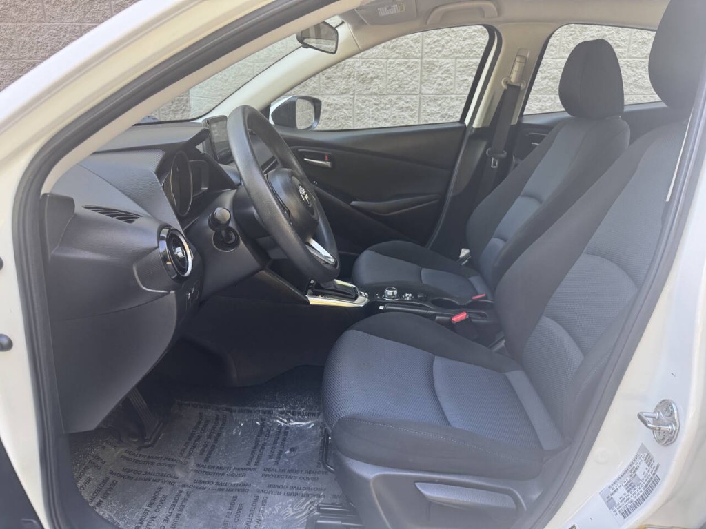 2019 Toyota Yaris Image 33