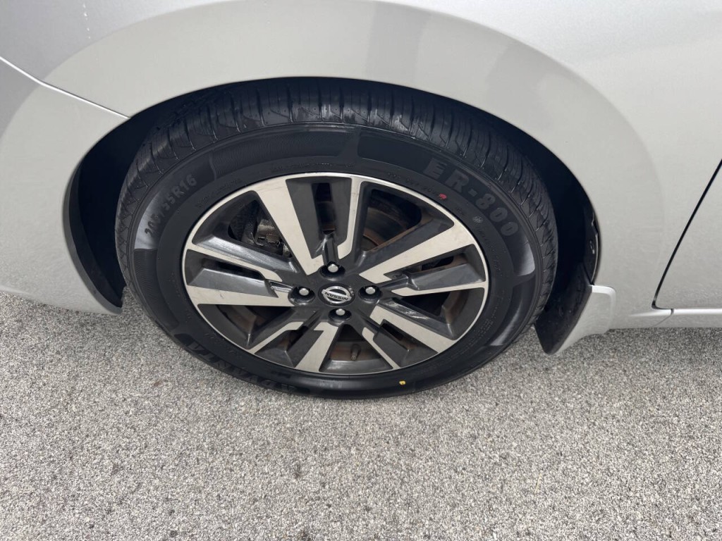 2020 Nissan Versa Image 15