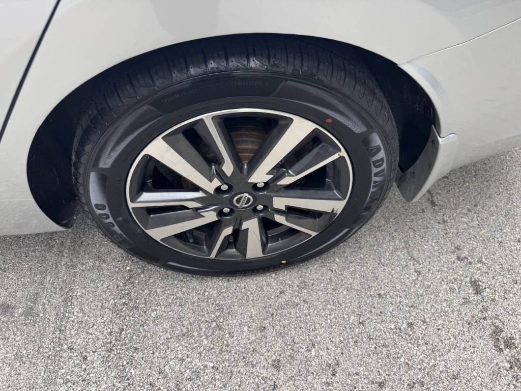 2020 Nissan Versa Image 16