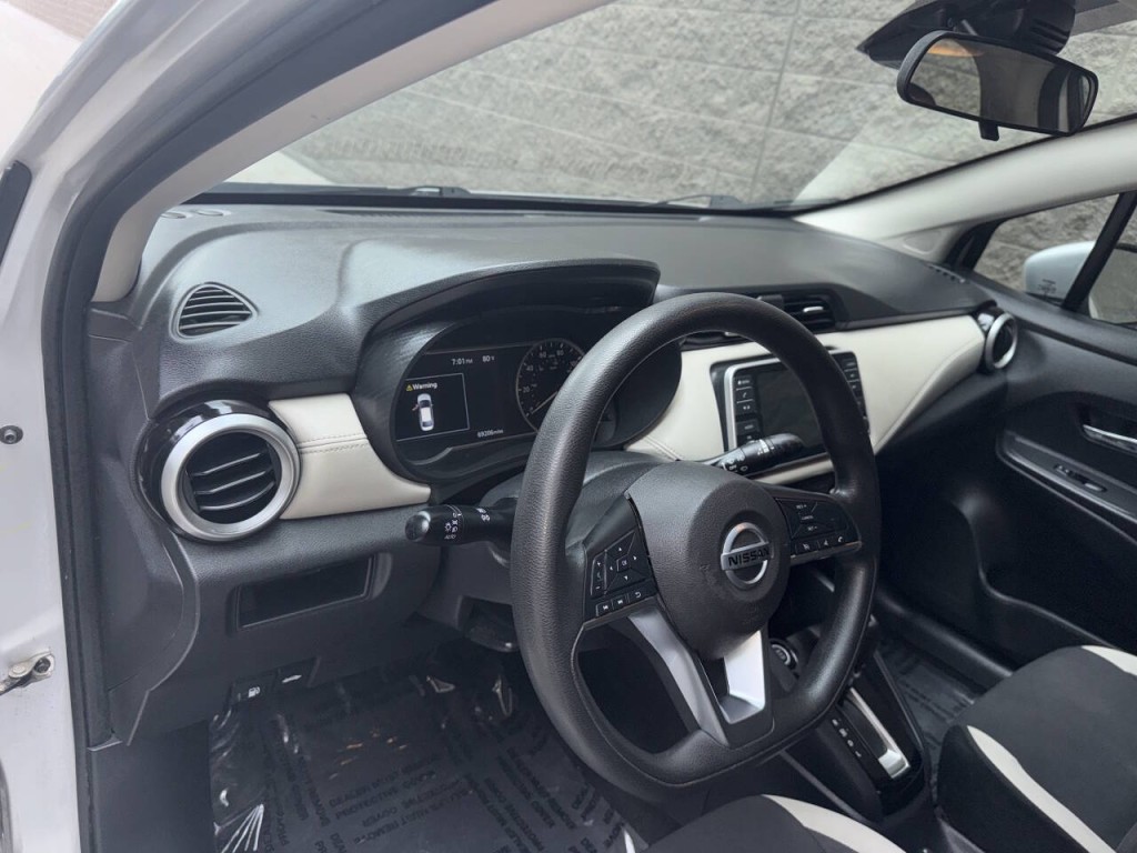 2020 Nissan Versa Image 18