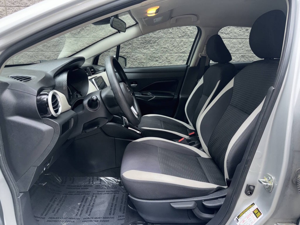 2020 Nissan Versa Image 19