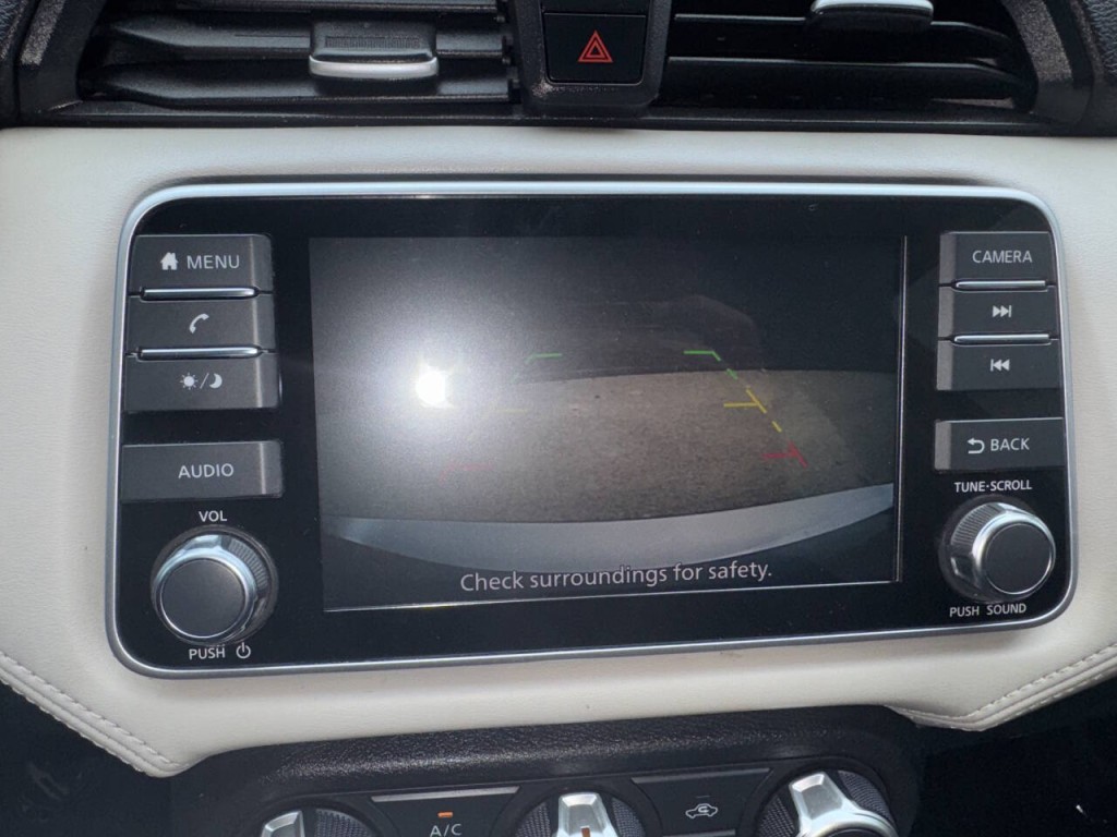 2020 Nissan Versa Image 23