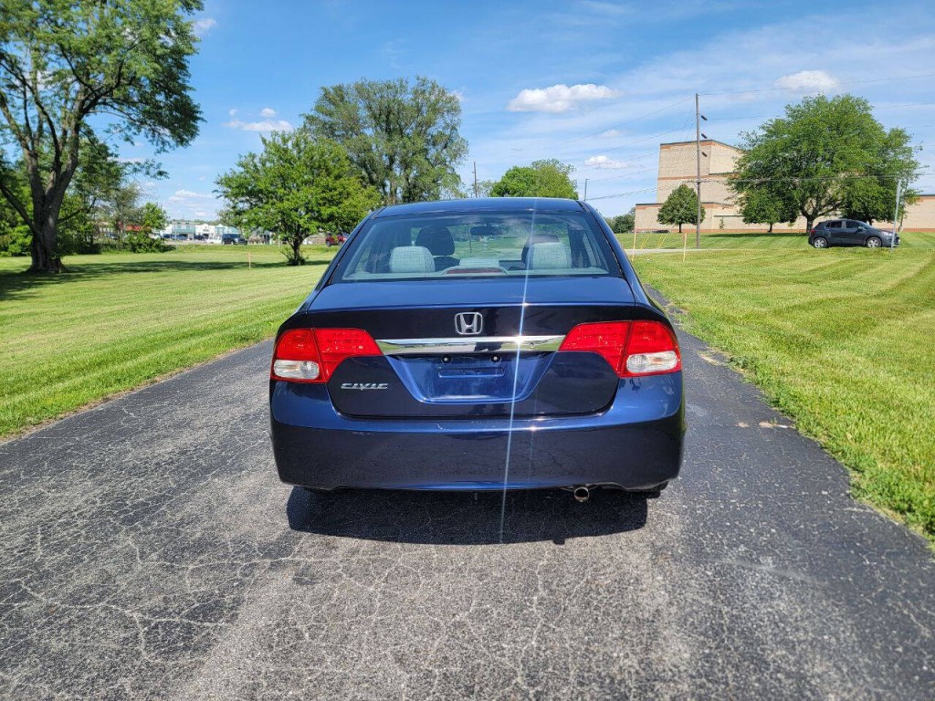 2011 Honda Civic Image 8