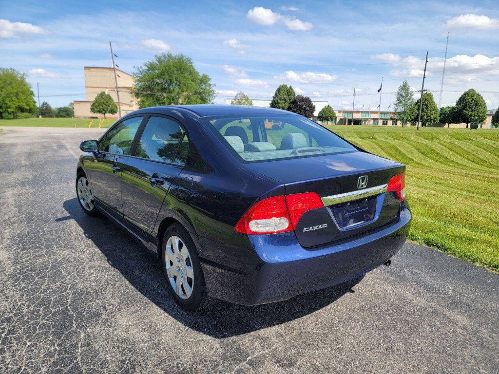 2011 Honda Civic Image 9