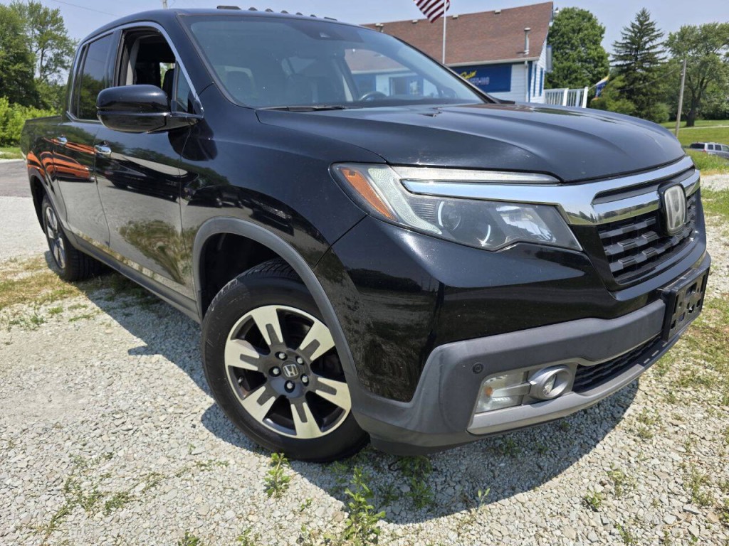 2017 Honda Ridgeline Image 1