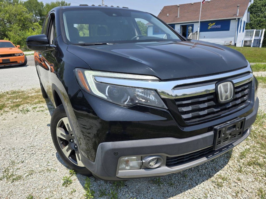 2017 Honda Ridgeline Image 2