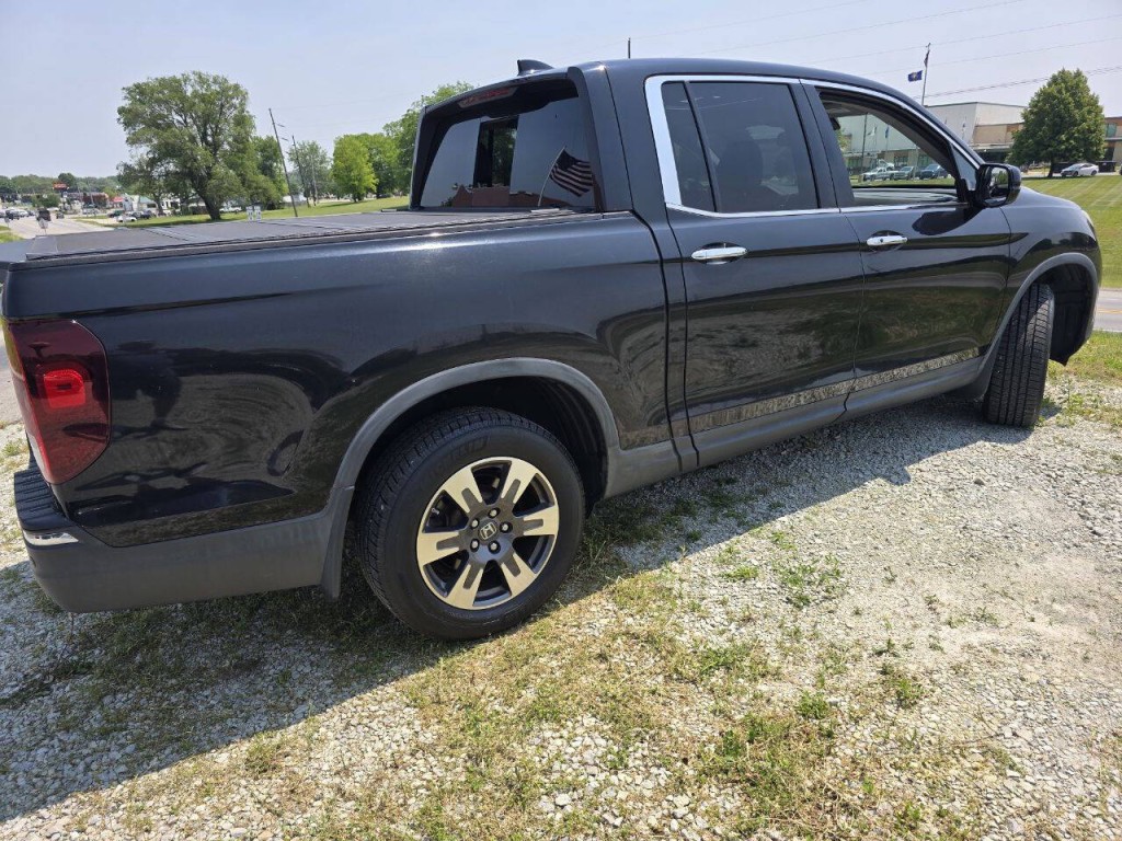 2017 Honda Ridgeline Image 4