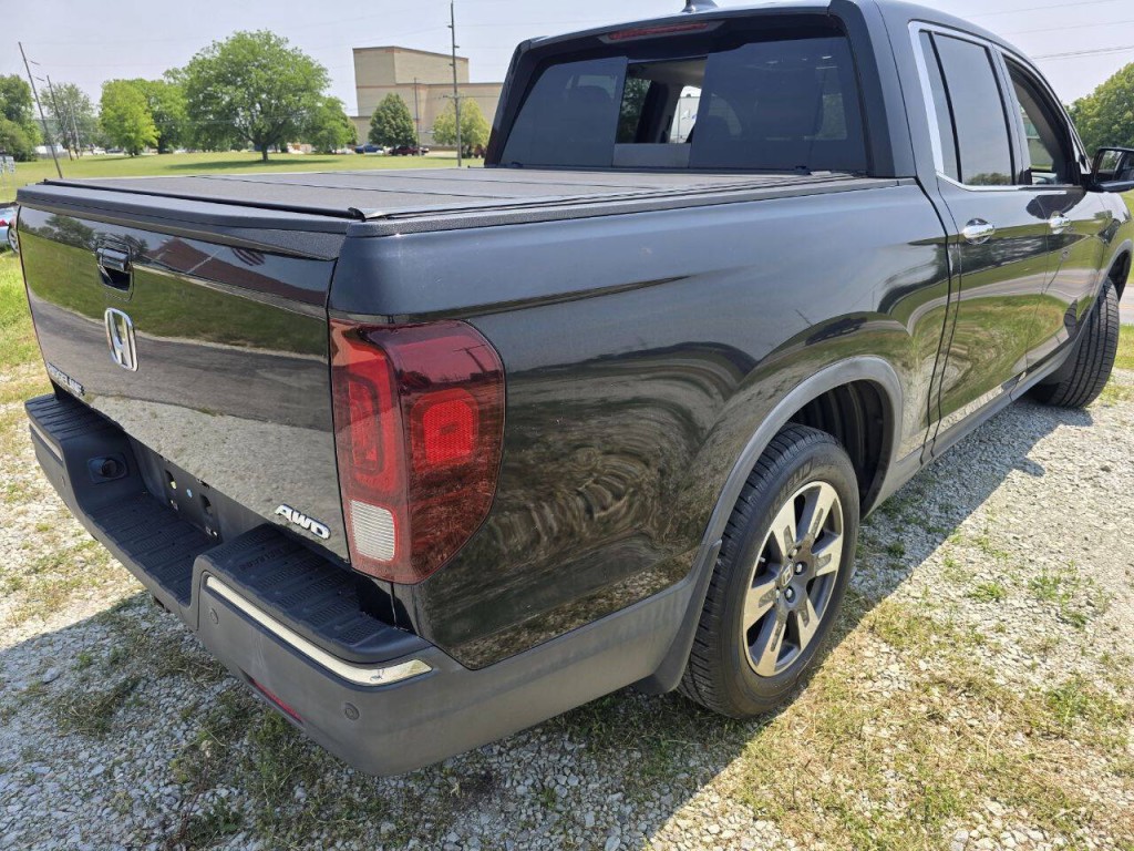 2017 Honda Ridgeline Image 5