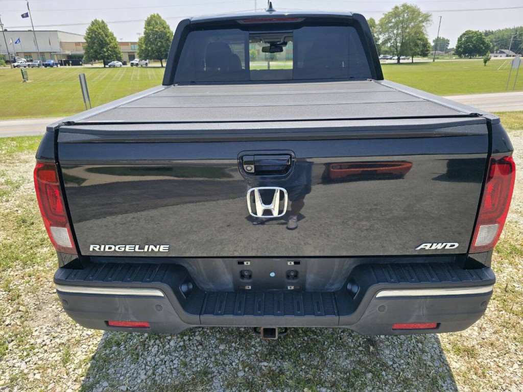 2017 Honda Ridgeline Image 6