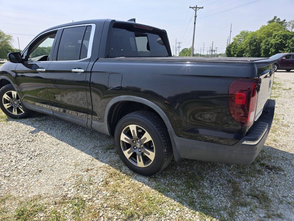 2017 Honda Ridgeline Image 8