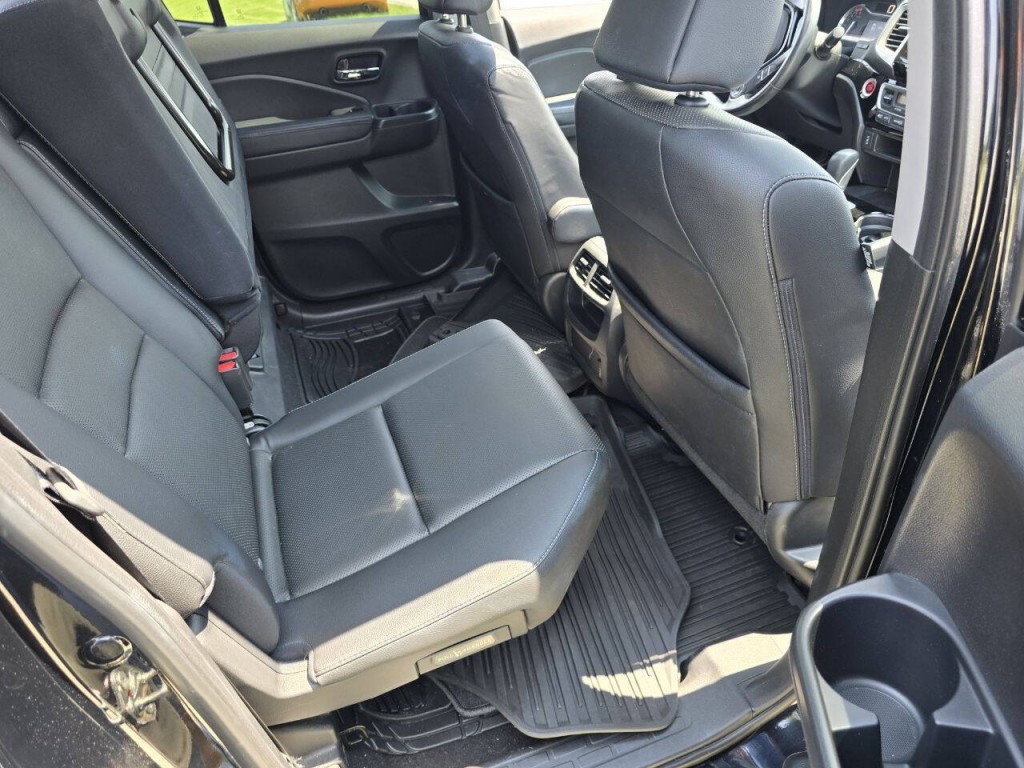 2017 Honda Ridgeline Image 18