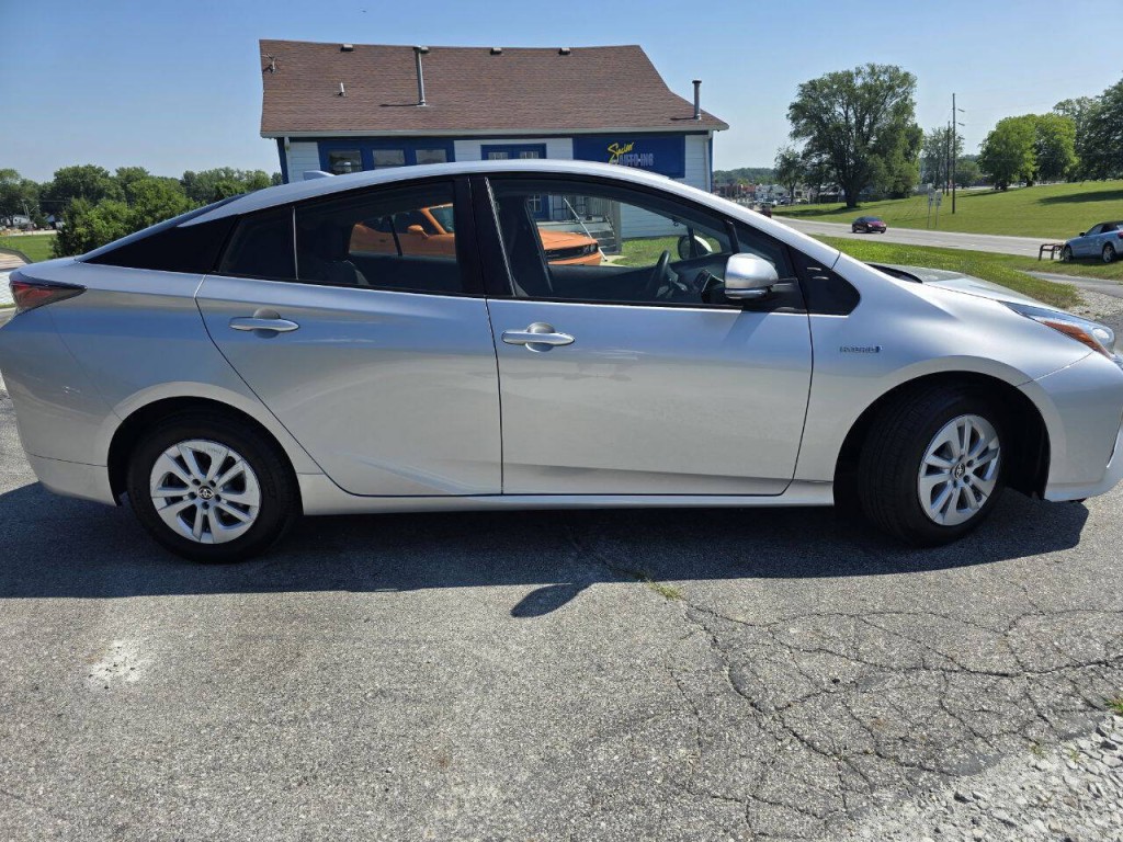 2017 Toyota Prius Image 3