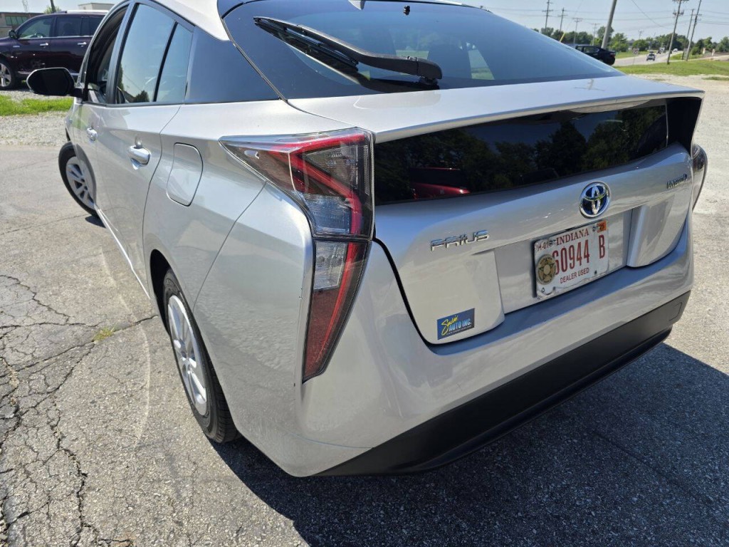 2017 Toyota Prius Image 7