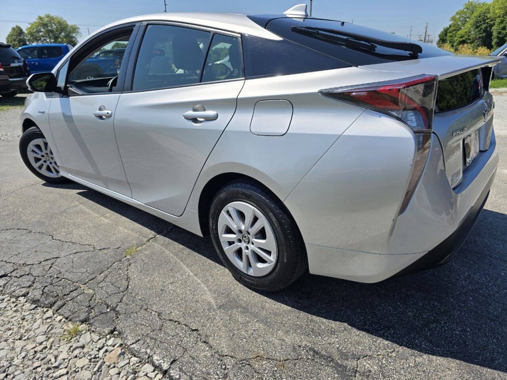 2017 Toyota Prius Image 8