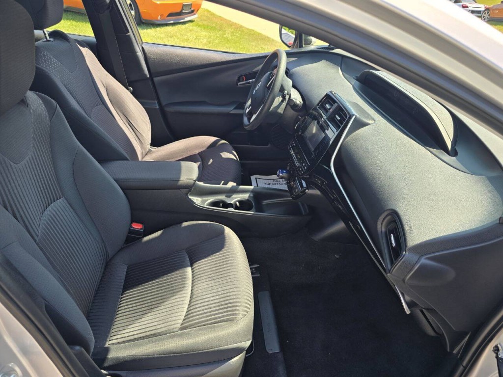 2017 Toyota Prius Image 13