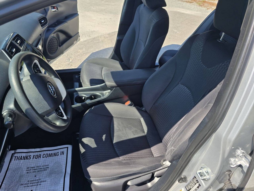 2017 Toyota Prius Image 18