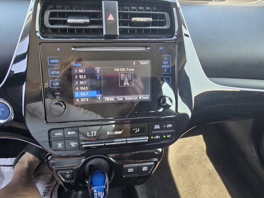 2017 Toyota Prius Image 23