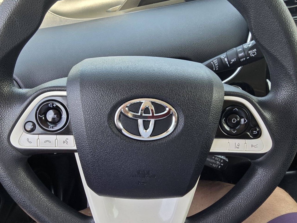 2017 Toyota Prius Image 24
