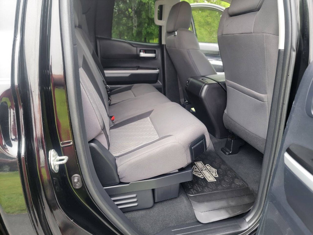 2016 Toyota Tundra Image 18