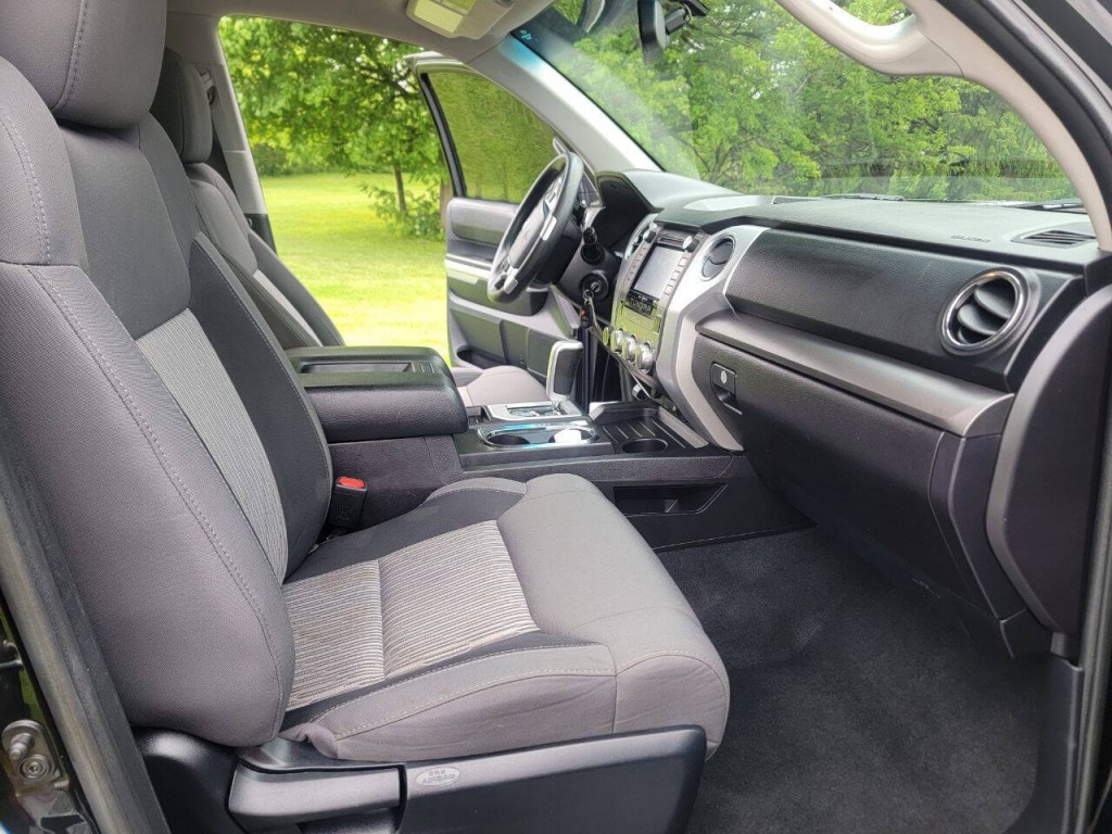 2016 Toyota Tundra Image 19