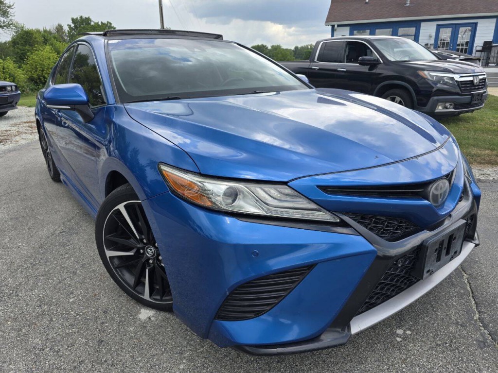 2018 Toyota Camry Image 2