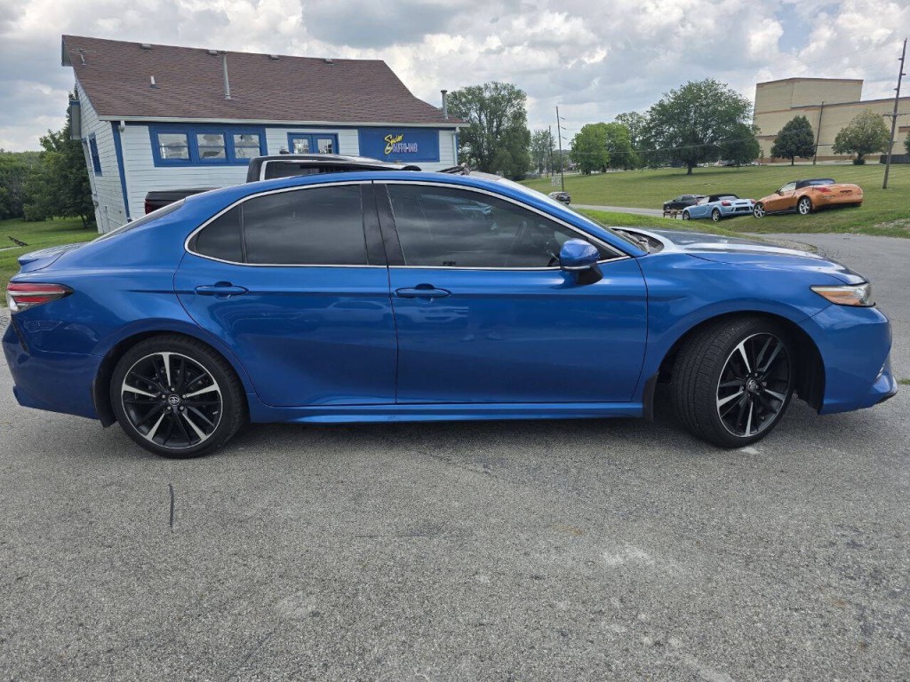 2018 Toyota Camry Image 3