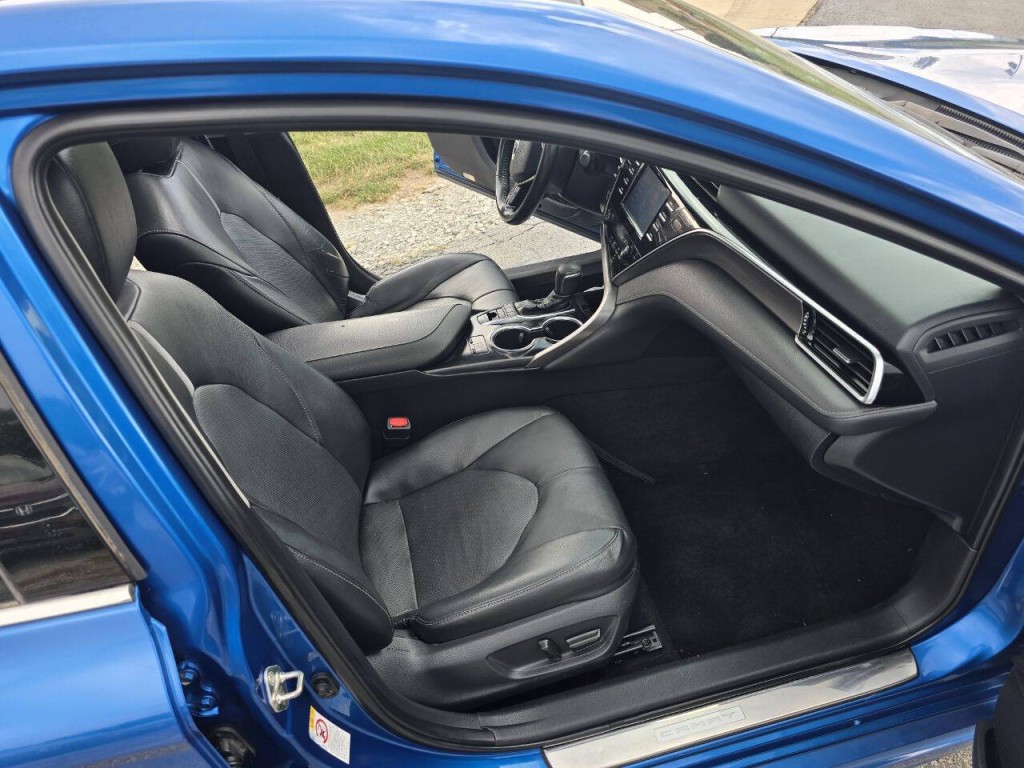 2018 Toyota Camry Image 14