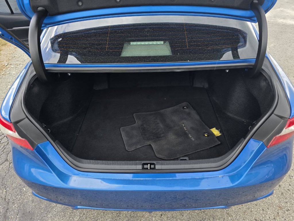 2018 Toyota Camry Image 16