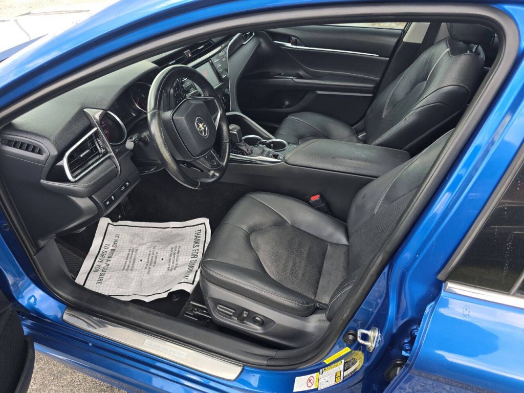 2018 Toyota Camry Image 18