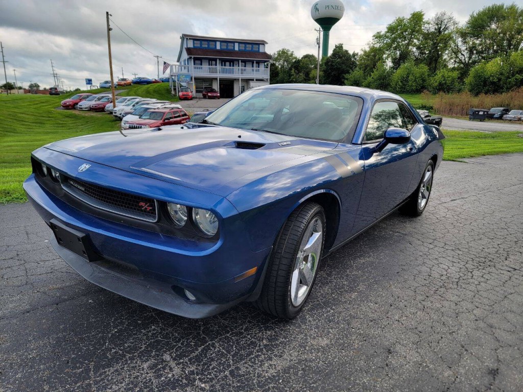 2009 Dodge Challenger Image 2