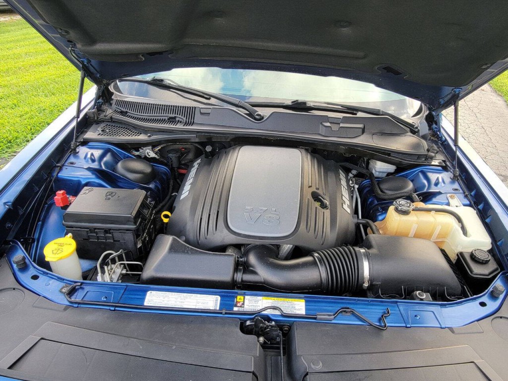 2009 Dodge Challenger Image 18