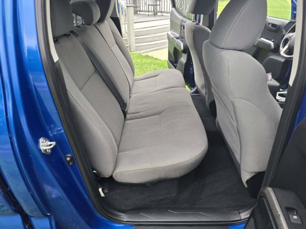 2017 Toyota Tacoma Image 22