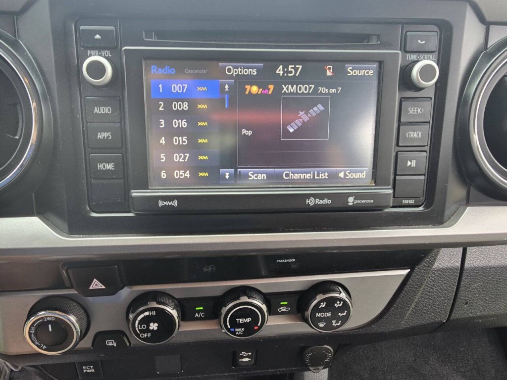 2017 Toyota Tacoma Image 28