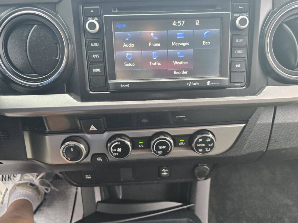 2017 Toyota Tacoma Image 29