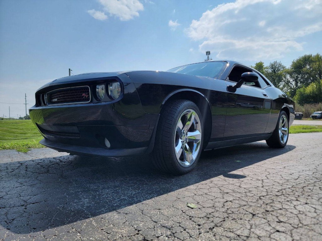2010 Dodge Challenger Image 3