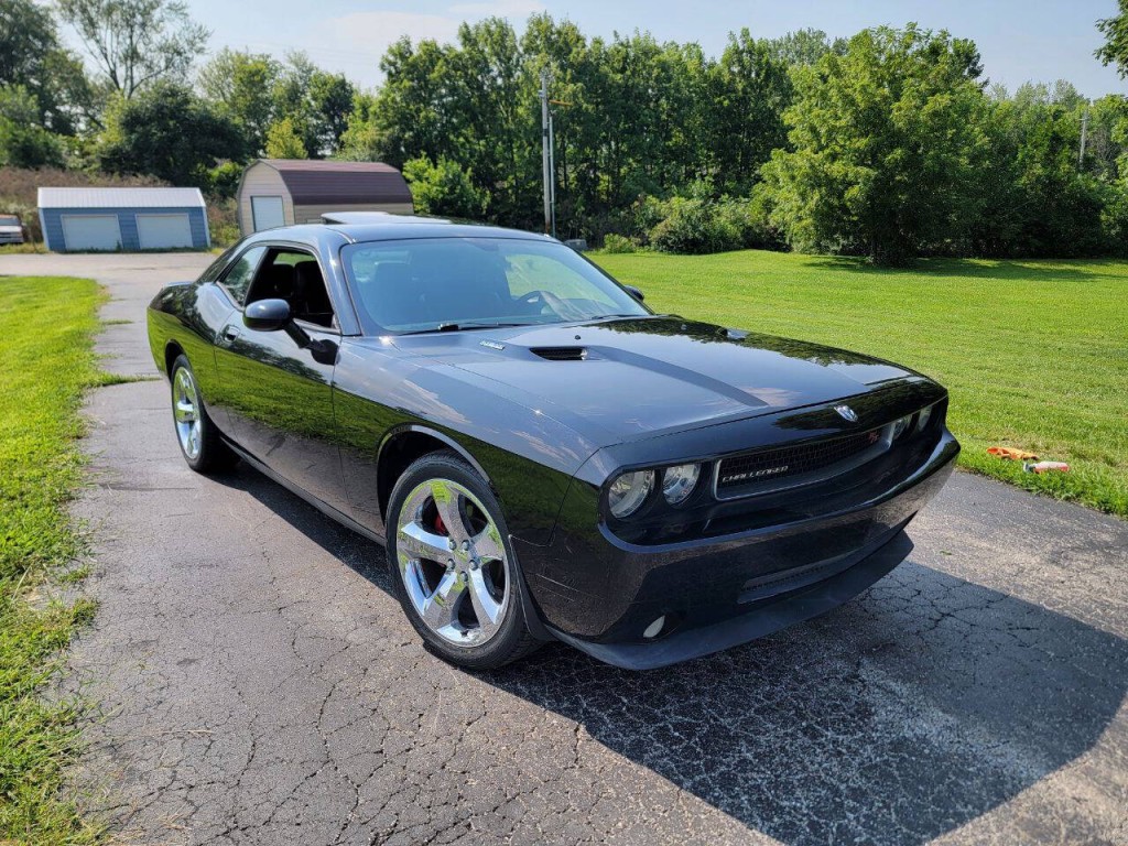 2010 Dodge Challenger Image 5