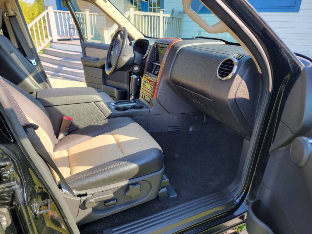 2008 Ford Explorer Image 16