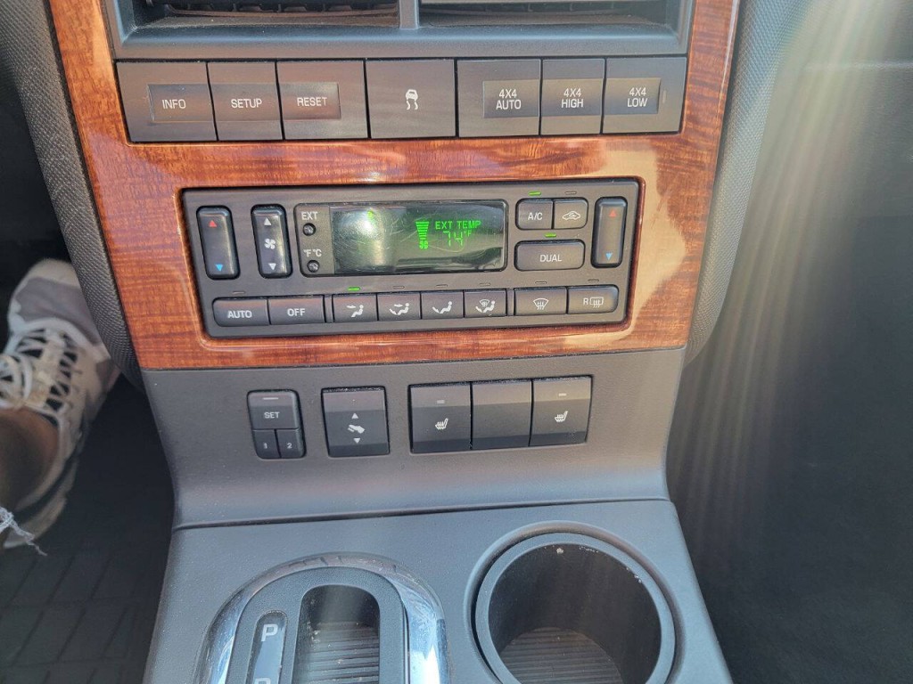2008 Ford Explorer Image 18
