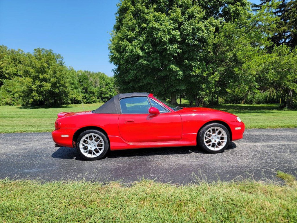 2003 Mazda MX-5 Miata Image 6