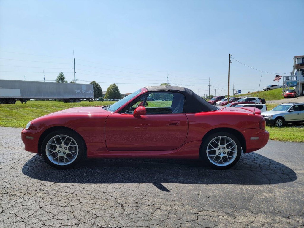2003 Mazda MX-5 Miata Image 10