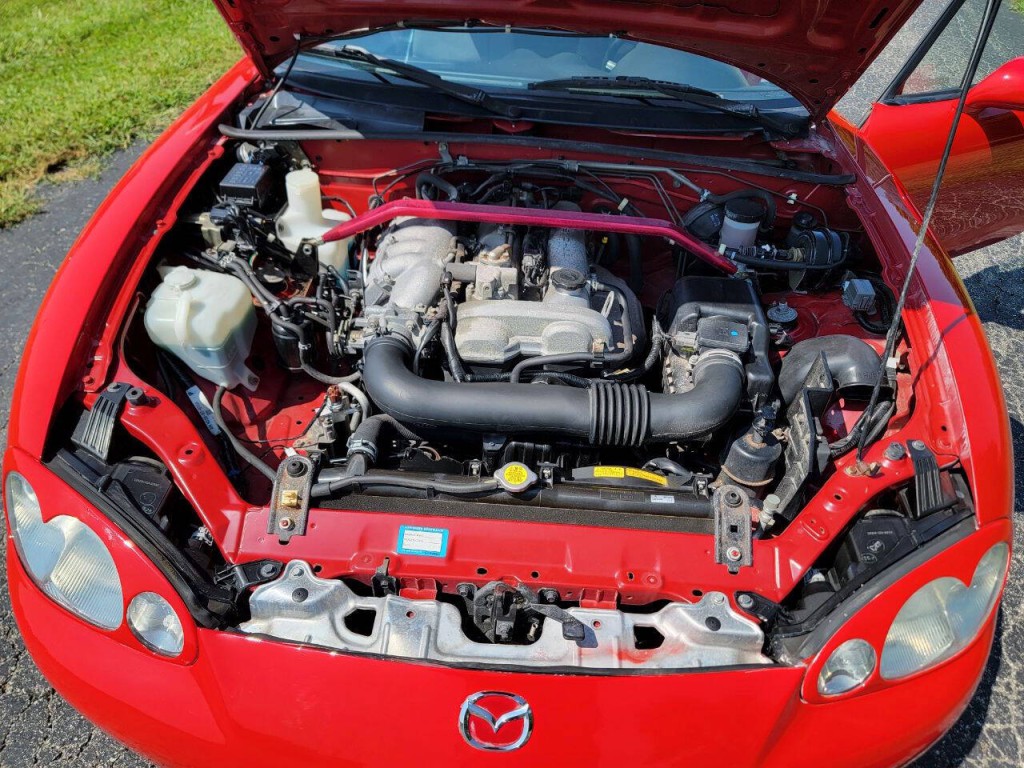 2003 Mazda MX-5 Miata Image 13